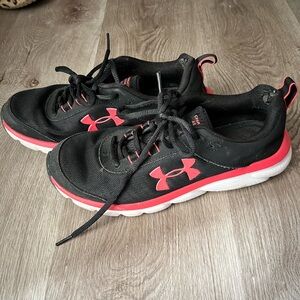 Under Armour Women's Black and Red Sneakers